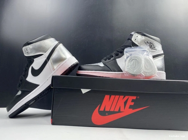 OG CD0461-001 SILVER AIR 1 HIGH JORDAN WMNS TOE 0617